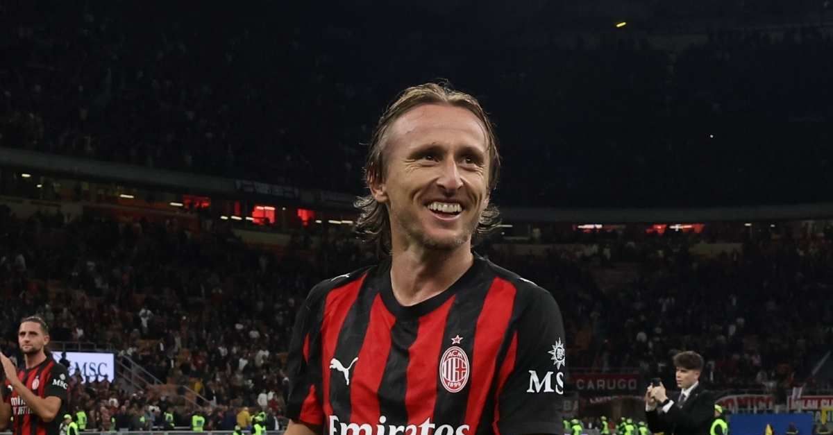 PianetaMilan's tweet card. Luka Modric continua con il suo grande inizio stagionale: sono già tantissimi i minuti in campo con la maglia del Milan. Ecco l'analisi
