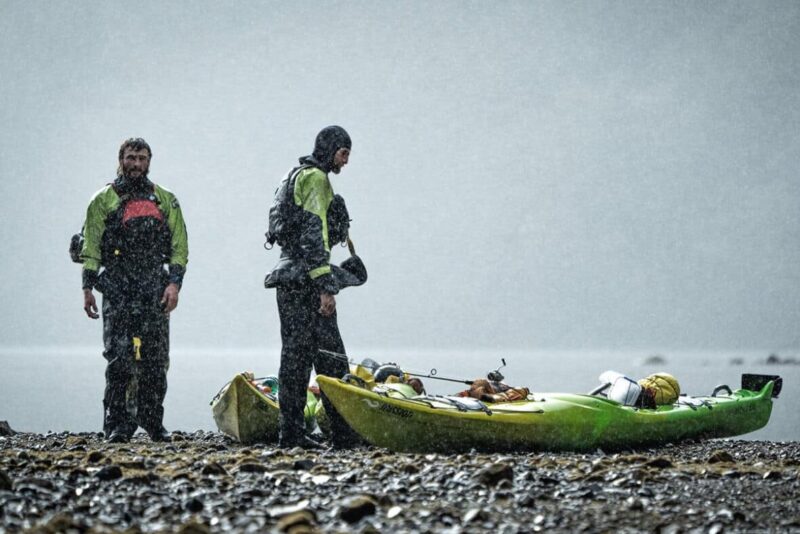 ExplorersWeb's tweet card. The best outdoor links of the past seven days, from ski season films to Amelia Earhart's disappearance to a shark attack in the Catalina Channel.