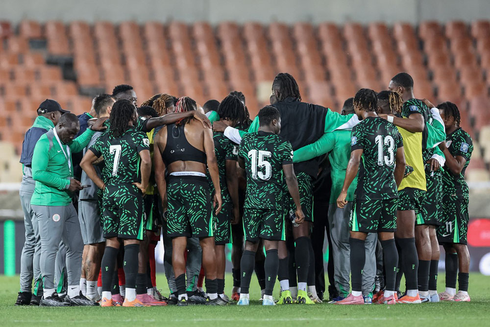 newvisionwire's tweet card. But 25 minutes into that journey, the pilot was forced to return to Luanda "after a heavy crack on the aircraft's wind shield distorted what had started as a smooth flight", the Super Eagles'...