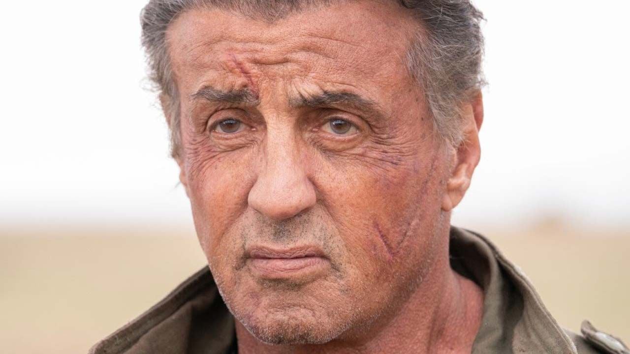 SHIELDZephyrOne's tweet card. Quand l’amitié vole en éclats : comment un différend financier a brisé le duo Stallone-Willis dans “Expendables 3” – une brouille qui semble toutefois être oubliée depuis.