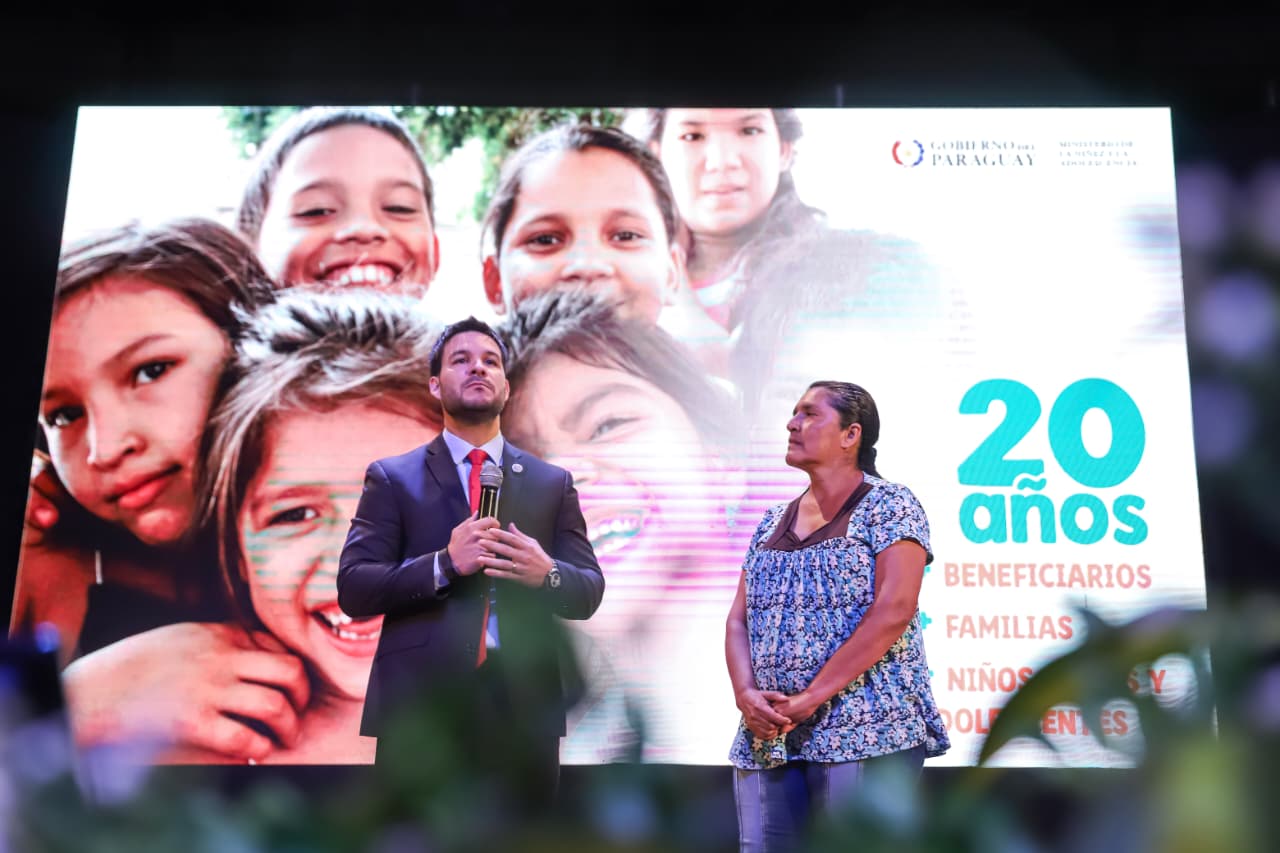 trecepy's tweet card. El Ministerio de la Niñez conmemoró los 20 años del Programa Abrazo, una política pública que marcó un antes en la protección de la niñez.