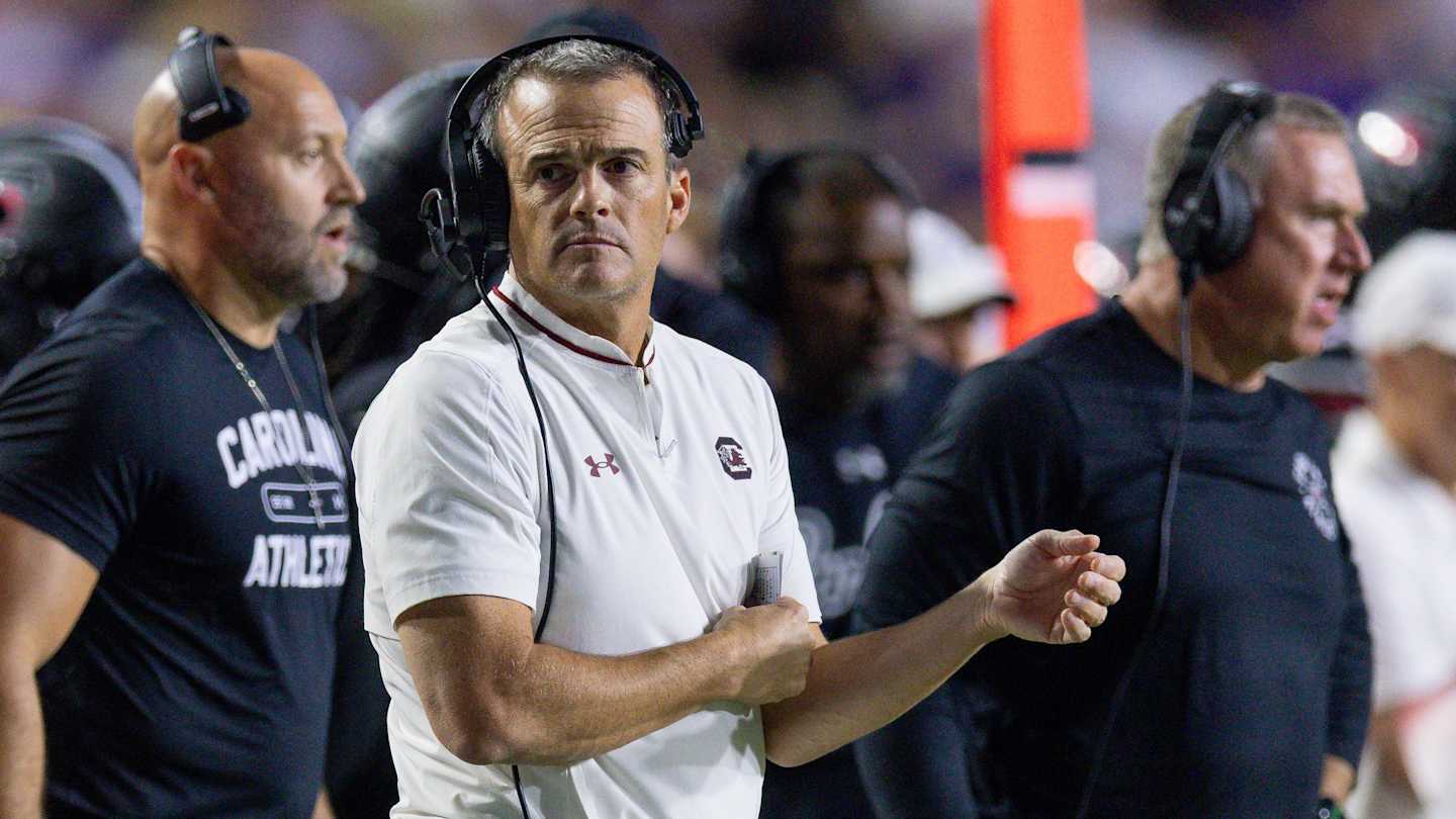 gamecocksfandom's tweet card. In an announcement on Sunday, South Carolina head coach Shane Beamer fires offensive line coach Lonnie Teasley. Shawn Elliott is expected to take over the inter