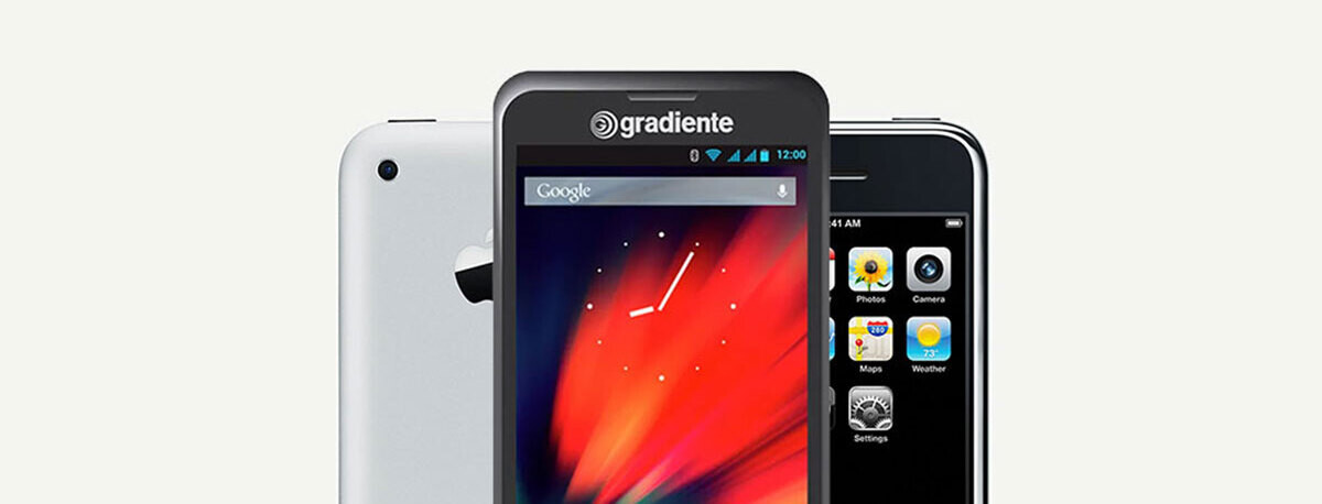 CPSDevelopment's tweet card. Los iPhone tienen iOS, eso lo sabe todo el mundo, pero durante un breve periodo de tiempo allá por 2012 hubo un móvil llamado "iphone" que tenía Android, y de...