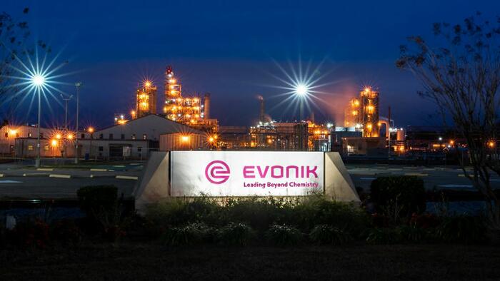 zerohedge's tweet card. For a long time, the German economy remained silent on the dogmatic climate goals and the politically destructive course. Now, Christian Kullmann, CEO of Evonik, is the first leader to speak plainly....