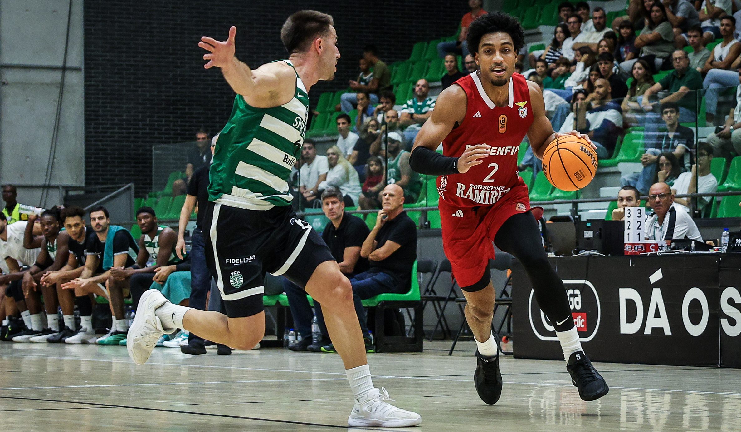 fpbasquetebol's tweet card. Justice Sueing (13pts, 9res, 4ast - 24.5val) foi o MVP da tarde
