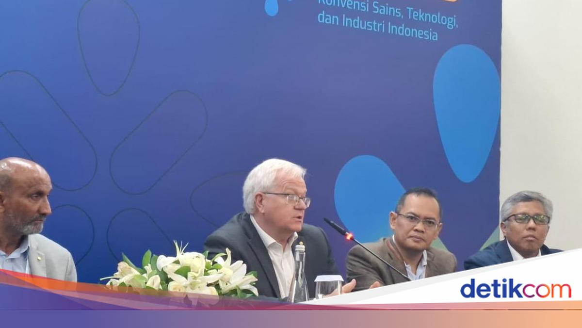 FKP_Indonesia's tweet card. Ilmuwan terkemuka Brian Schmidt kritik keberadaan pemeringkatan kampus kini banyak dibuat. Ini alasannya.