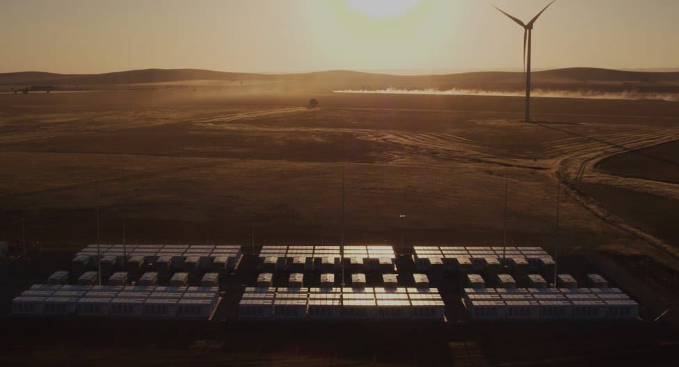 dorfman_p's tweet card. The size of big battery projects in Australia is rapidly increasing, with the latest proposal around eight times bigger than the current biggest operating battery in the country.