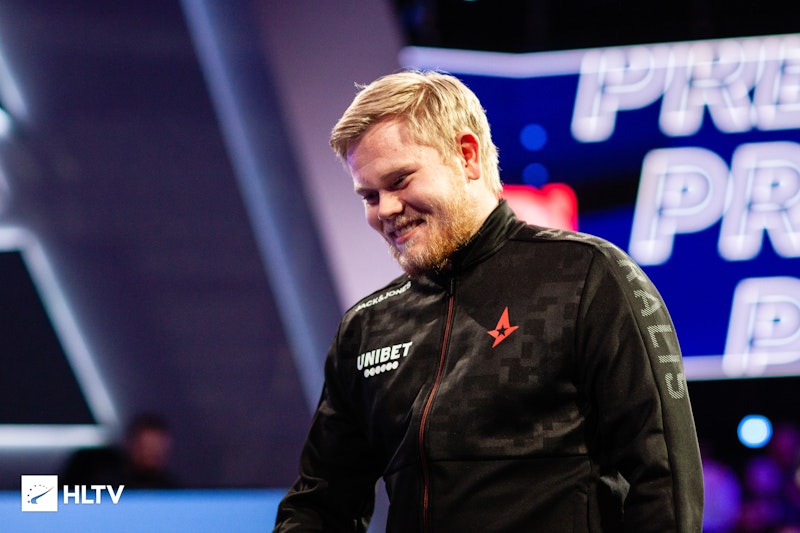 HLTVorg's tweet card. The veteran rifler will be taking stavn's place, who is taking a break from the team due to "personal circumstances."
