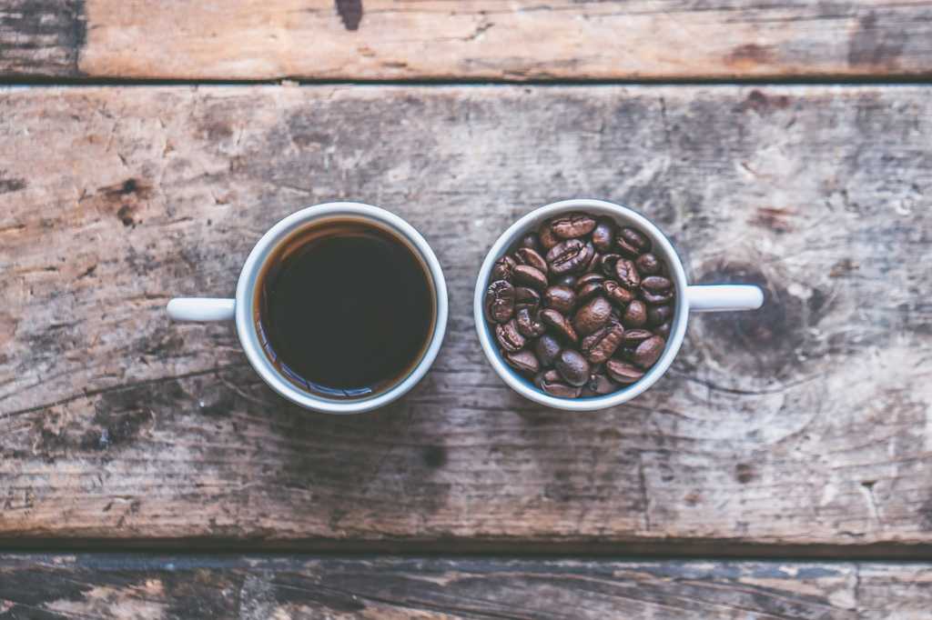 java's tweet card. Java 22 arrives with previews of scoped values, structured concurrency, stream gatherers, and the ability to execute multi-file programs.