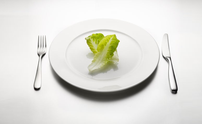 Primal_Patterns's tweet card. Low calorie diet seems to be the order of the day and it might seem like the quickest, surest way to lose weight. It certainly isn’t easy!