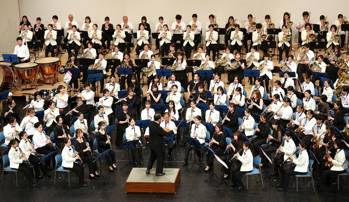 tomrv4c's tweet card. 桜丘高の同窓会設立１００周年記念演奏会「桜、きらり１００ｔｈ…