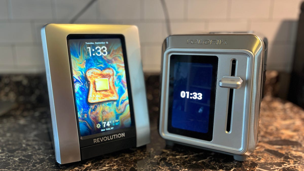 CNET's tweet card. If you're particular about toast, a smart toaster makes for a worthy splurge or a great gift. I tested the premium Revolution smart toaster and a (much) cheaper copycat. Here's which one you should...