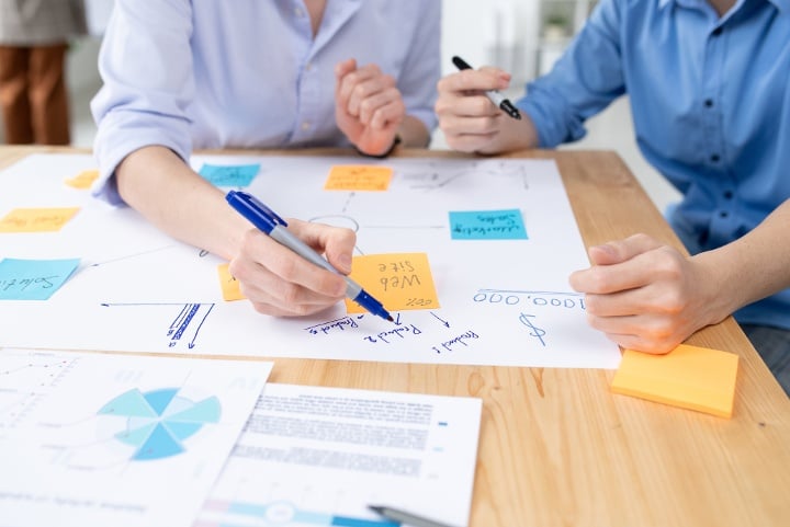 _Join_The_Crowd's tweet card. Dive into the key considerations and best practices for successfully implementing DevOps into your organization.