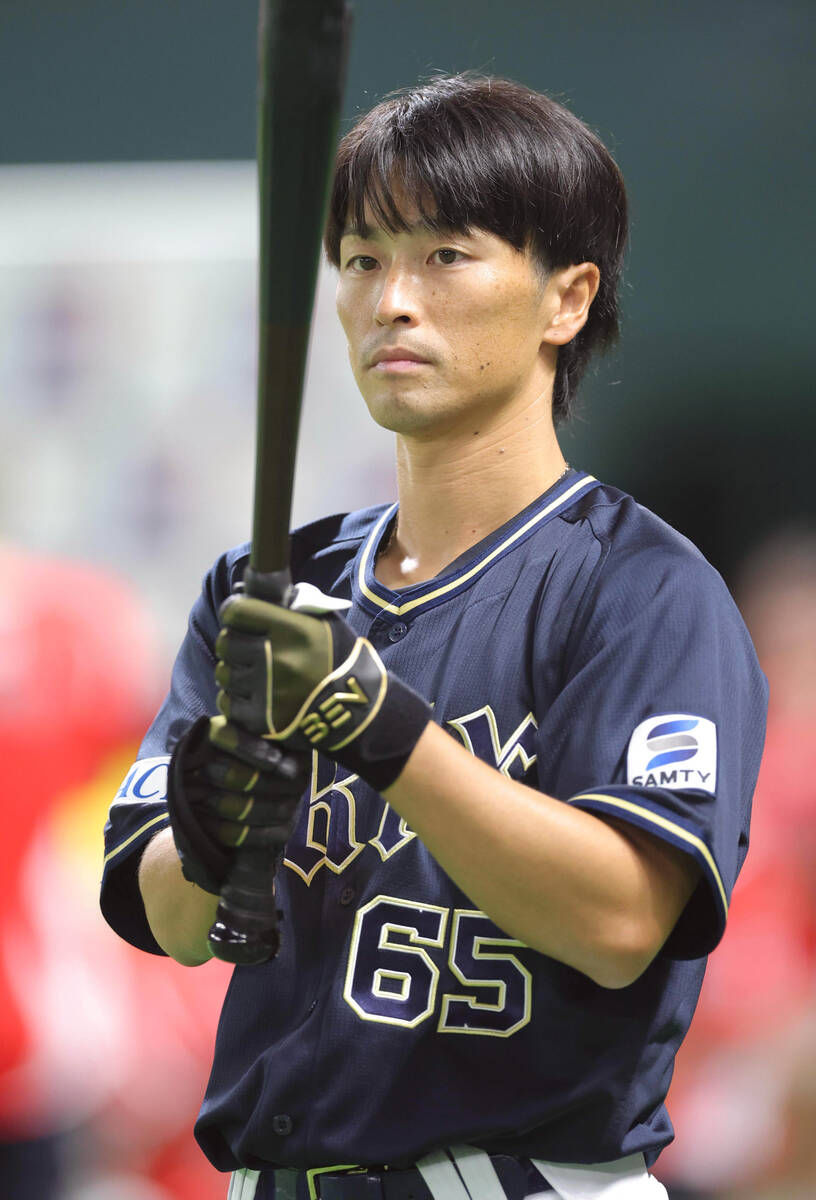 hochi_baseball's tweet card. 　オリックスの来季構想から外れている福田周平外野手（３３）が１３日、現役続行への決意を明かした。球団と話し合いを重ね、今季の全日程終了までプレー継続を志願。ＣＳ敗退によって宮崎でのフェニックス・リーグ