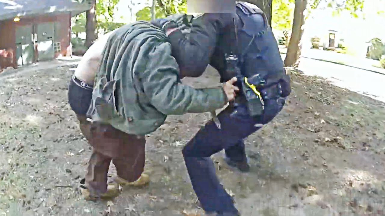 dburksmlsfd's tweet card. Suspect Tries to Take Officer’s Gun During Struggle in Portland