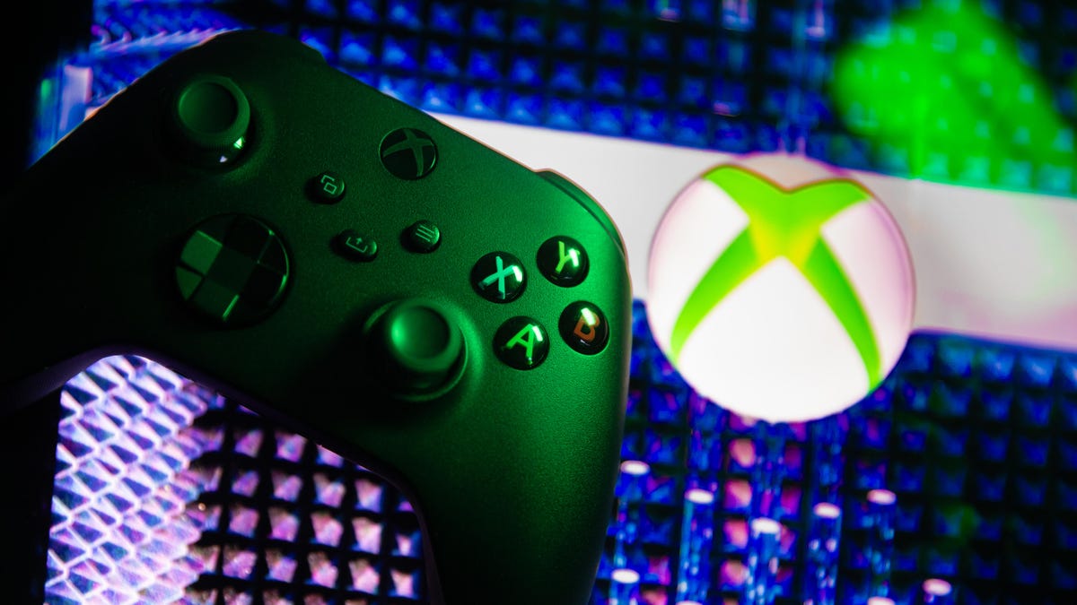 CNET's tweet card. Microsoft and Target counter rumors that spread over the weekend about retailers removing Xbox hardware from stores.
