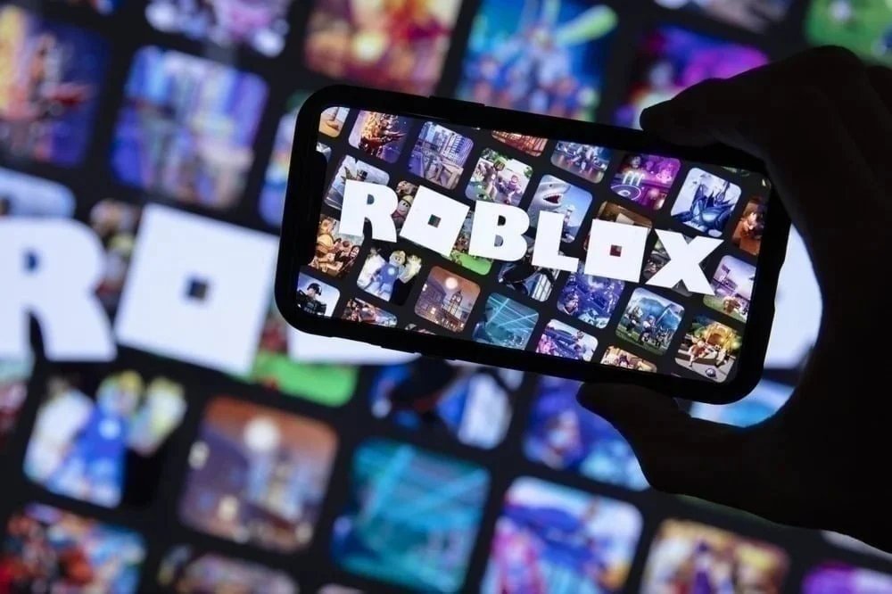 statusisdown's tweet card. Roblox is reportedly down for hundreds of players on October 13, 2025. Based on the graph showing on the outage tracking service DownDetector, the volume of user reports surged around 7:59PM BST...