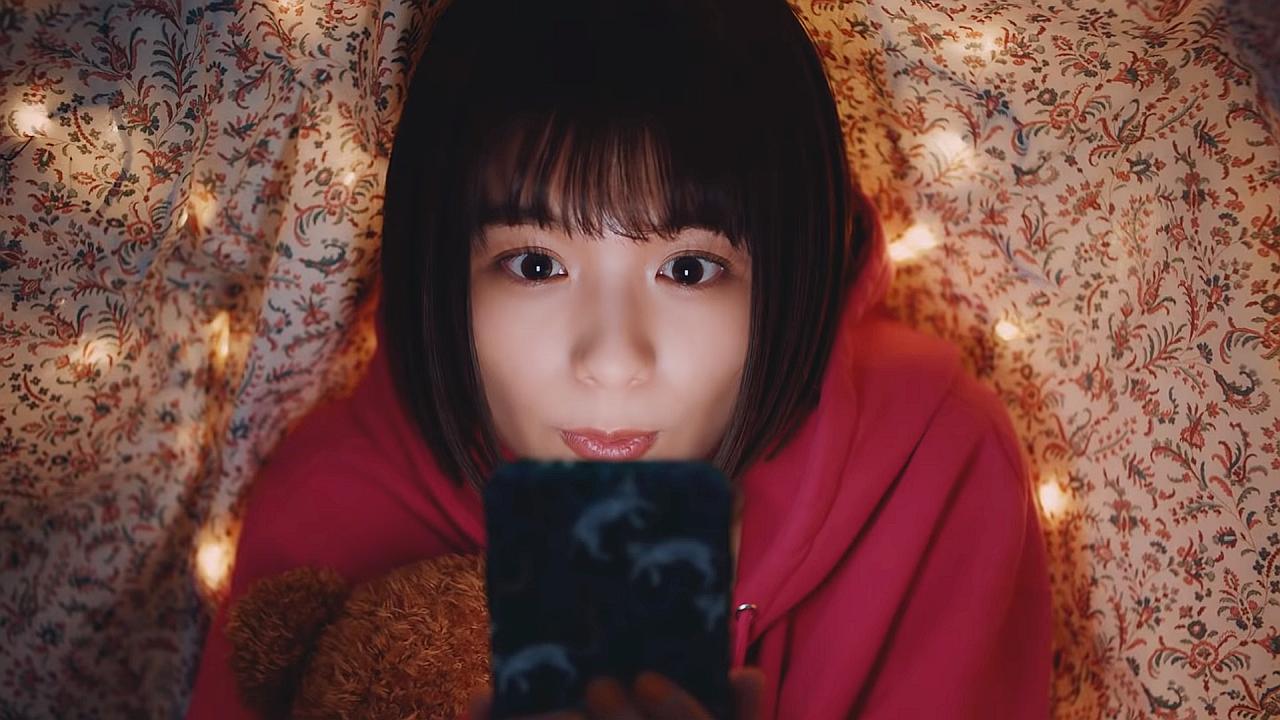 jfifdecoder's tweet card. 足立佳奈 出演 HAKUNA CM ありのままを、楽しもう篇。full ver 1分4秒「やってみなきゃ、わかんないことばっかで〜♪」 CM曲：”20” by 足立佳奈 シンガーソングライターの足立佳奈さんが出演するHAKUNAの長編CM。CM曲”20”のPV(ショートMV)風の仕上がりです。ウェブ限定かもしれません。 YouTube