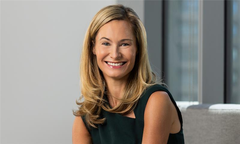 Aus_Lawyer's tweet card. She has worked with ASX listers and government bodies