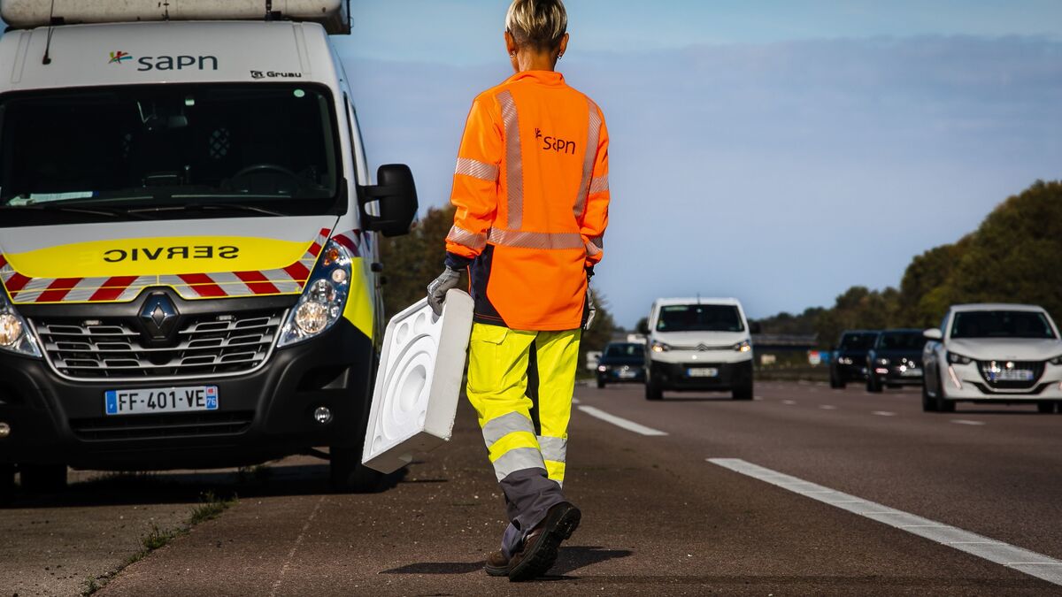 sanef_groupe's tweet card. L’accident est survenu dans la nuit de mercredi à ce jeudi sur l’A13, au niveau de Flins. La SAPN, le concessionnaire de l’autoroute vers la