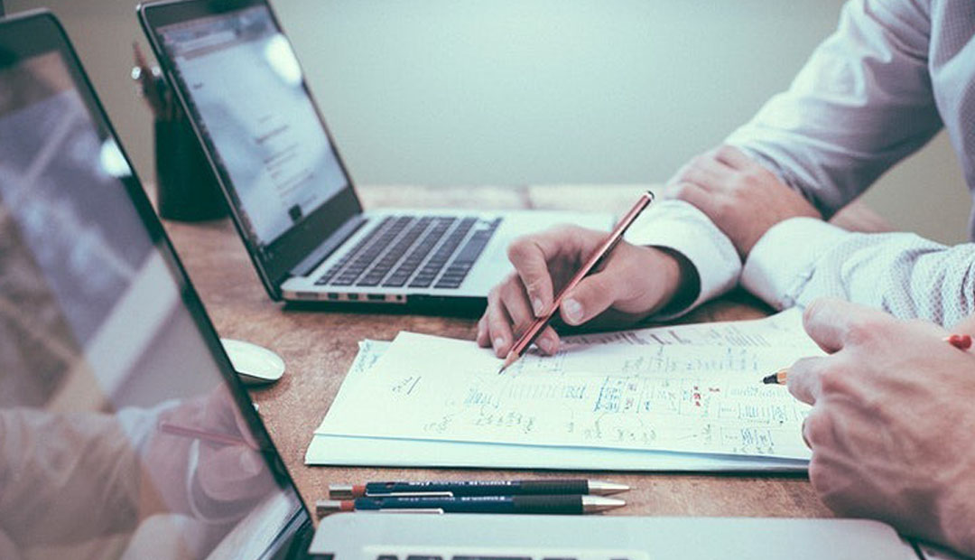 CodeExercise's tweet card. When a company decides to use development and collaboration software, they do it to assist employees In managing files much easier. Thus, teams work faster, and this has a strong impact on the...