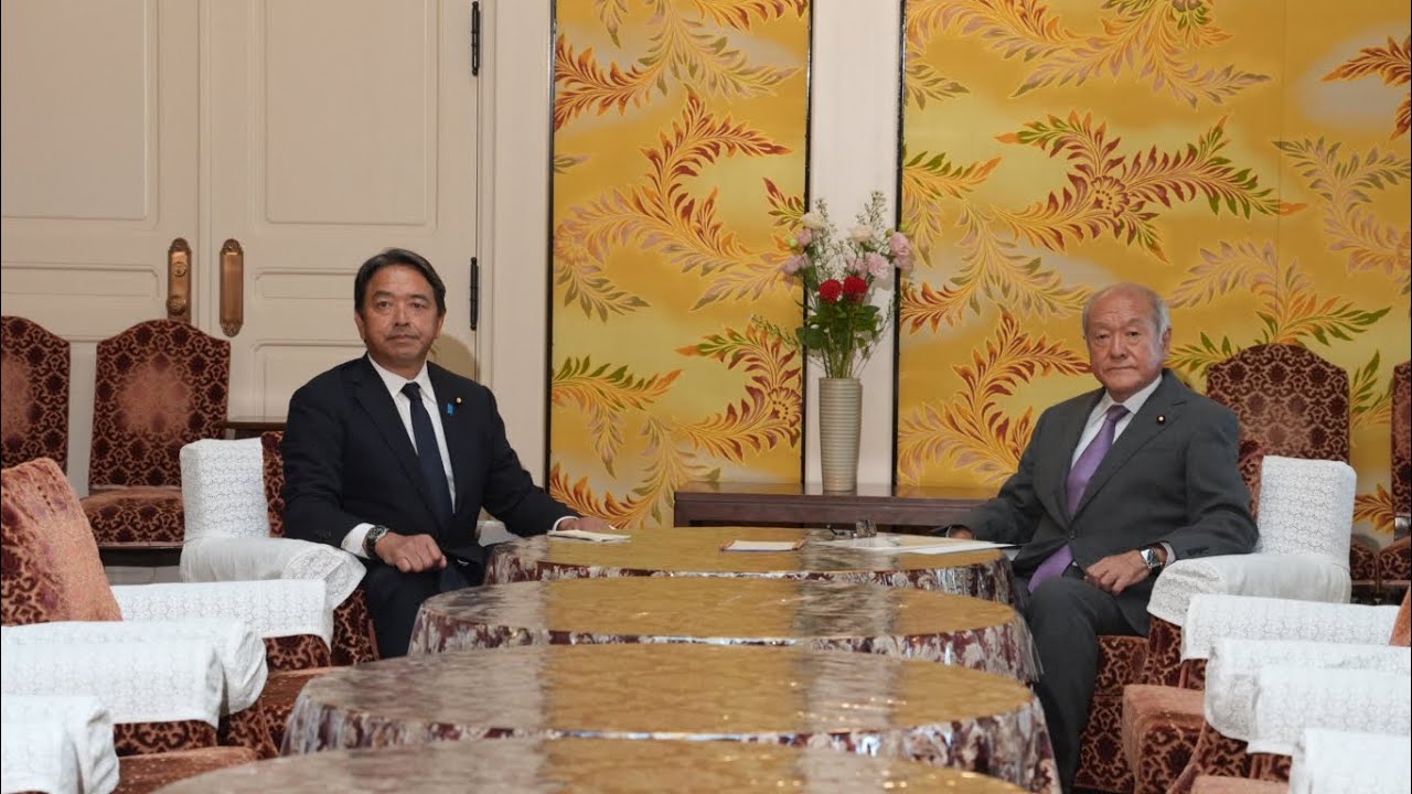 Eiichi_Kokumin's tweet card. 10月14日（火） 自民党との幹事長会談後のぶら下がり会見　#国民民主党 国民民主党 #榛葉賀津也