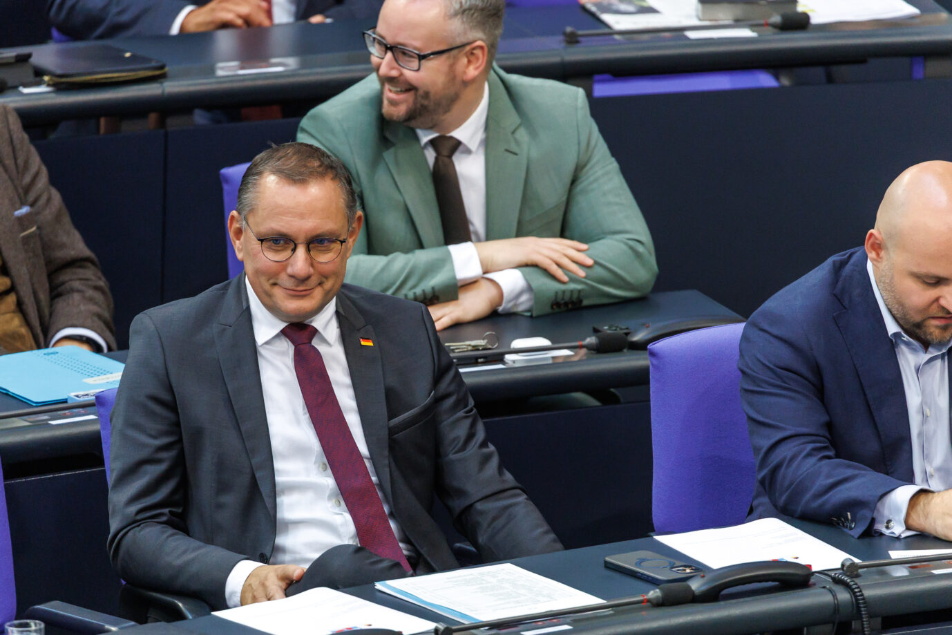 Junge_Freiheit's tweet card. Tino Chrupalla steht vor einem seiner größten Erfolge als Chef der AfD im Bundestag. Auf seine Initiative hin wendet sich die Bundestagsfraktion von der Wehrpflicht ab. Die JF hat erfahren, was...