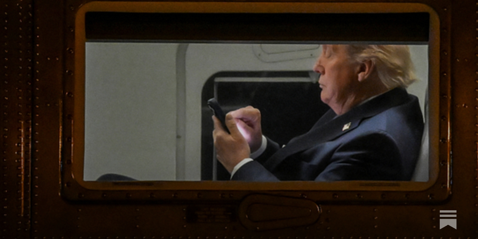 BillKristol's tweet card. Living in the world the president dreams up.