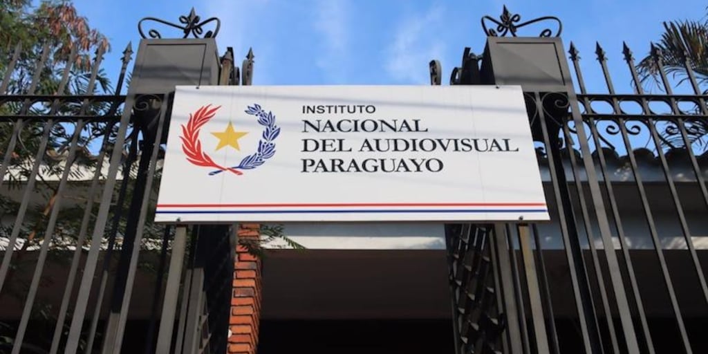 Inap_py's tweet card. El certamen busca estimular la producción de guiones para largometrajes de ficción.