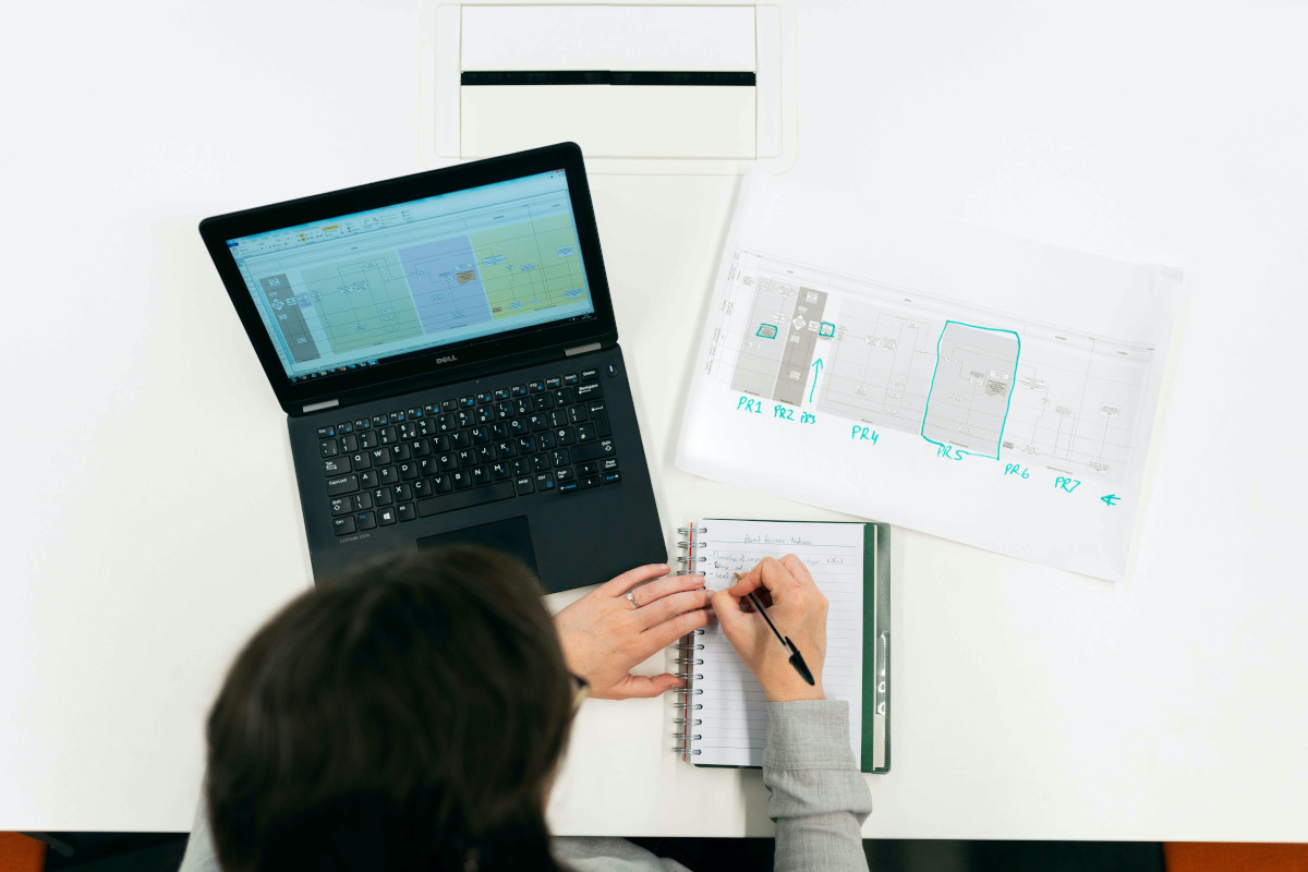 draftdev's tweet card. Learn how to create effective architecture diagrams for technical blog posts using free tools like Draw.io, ExcaliDraw, and Google Drawings. Includes best practices, tool comparisons, and design tips...