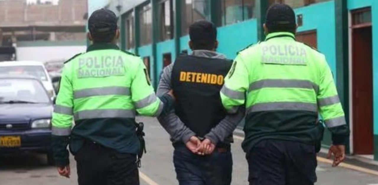exitosape's tweet card. Un nuevo caso de agentes policiales vinculados a la corrupción se hace público, esta vez en Tarapoto, donde una docena de efectivos han sido detenidos por estar vinculados a graves delitos.