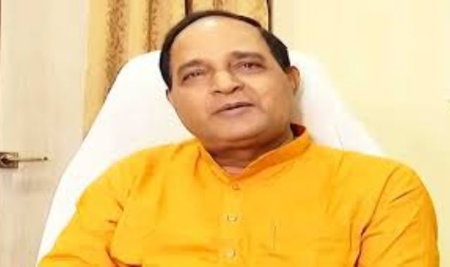 PragativadiNews's tweet card. Odisha announces science projects in every district, including planetarium construction and ISRO visits for students, aiming to boost scientific awareness and talent.