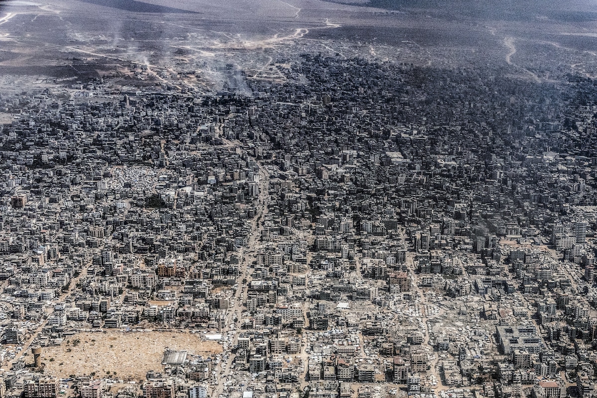 washingtonpost's tweet card. Airdrop flights offered a vantage over the closed-off Gaza Strip.