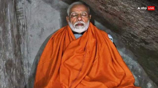 ABPNews's tweet card. Narendra Modi: विवेकानंद रॉक पर प्रधानमंत्री नरेंद्र मोदी के आगमन और उनके कार्यक्रम को लेकर तैयारियां जोरों पर चल रहीं हैं. पीएम मोदी के ध्यान के दौरान करीब 2,000 पुलिसकर्मियों को तैनात किया जाएगा.