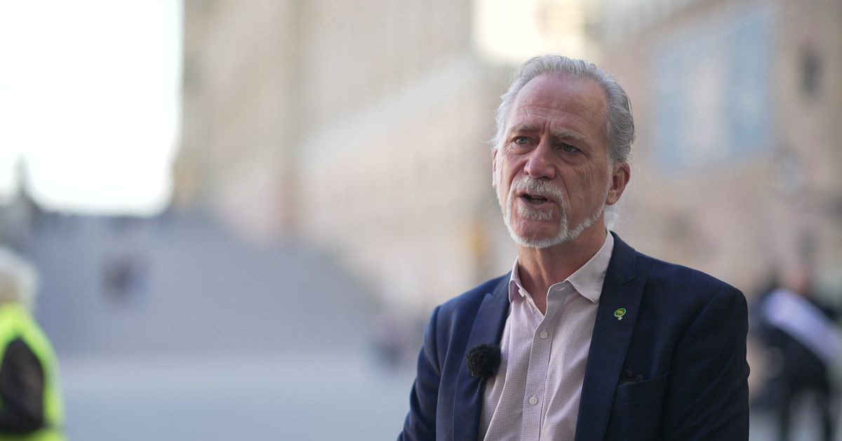 TeodorMG's tweet card. Regeringen saknar plan för hur jordbrukets utsläpp ska minska. Det konstaterar Riksrevisionen i en ny granskning. Bland annat uppmanas regeringen att sluta ge jordbrukare rabatt på diesel. – Vi har...