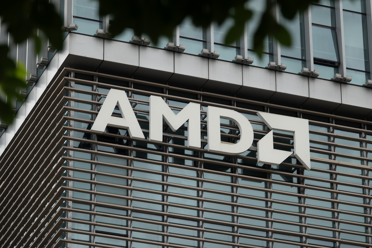 labunix's tweet card. オラクルのクラウド事業は米国時間10月14日、AMDの最新AIチップを数万個規模で導入すると発表した。これは、AIインフラ需要の拡大を背景に両社の長年にわたる提携を拡大するものであり、エヌビディアとの競争をさらに深める動きとなる。オラクルの...