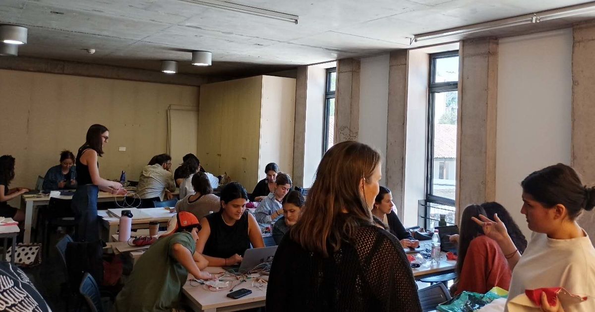 AaltoTechsperts's tweet card. Watch the videos of the students' creative projects!