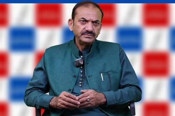 KashmirDespatch's tweet card. Srinagar, October 15: Apni Party on Wednesday expelled its Chief Spokesperson Muntazir Mohiuddin for actions contrary to the party’s interests. According to press release issued here, Apni Party’s...