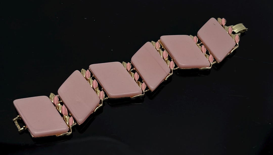 serendipitytrea's tweet card. This Chain & Link Bracelets item by serendipitytreasure has 5 favorites from Etsy shoppers. Ships from Huntington Beach, CA. Listed on Oct 15, 2025