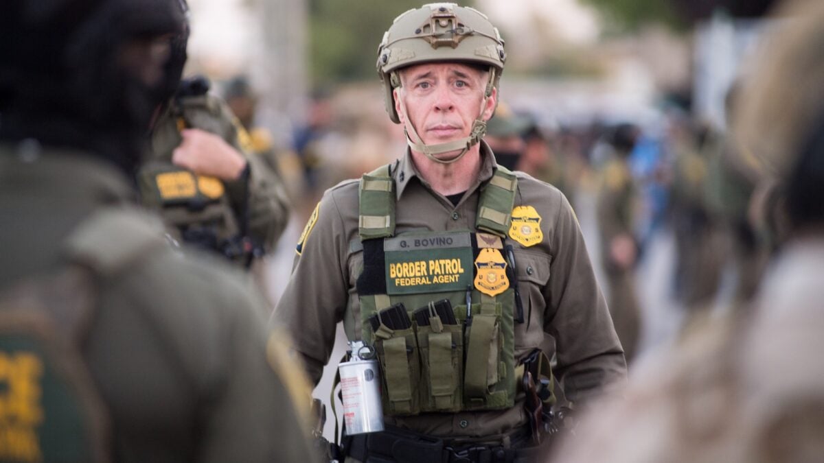 Gizmodo's tweet card. The video was pinned to Border Patrol's Instagram Reels.