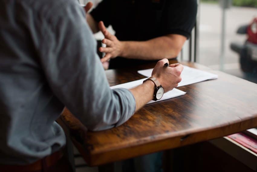 ScriptReaderPro's tweet card. Learn how to plan a screenplay with this step-by-step approach to establishing your premise, major and minor characters and plot.