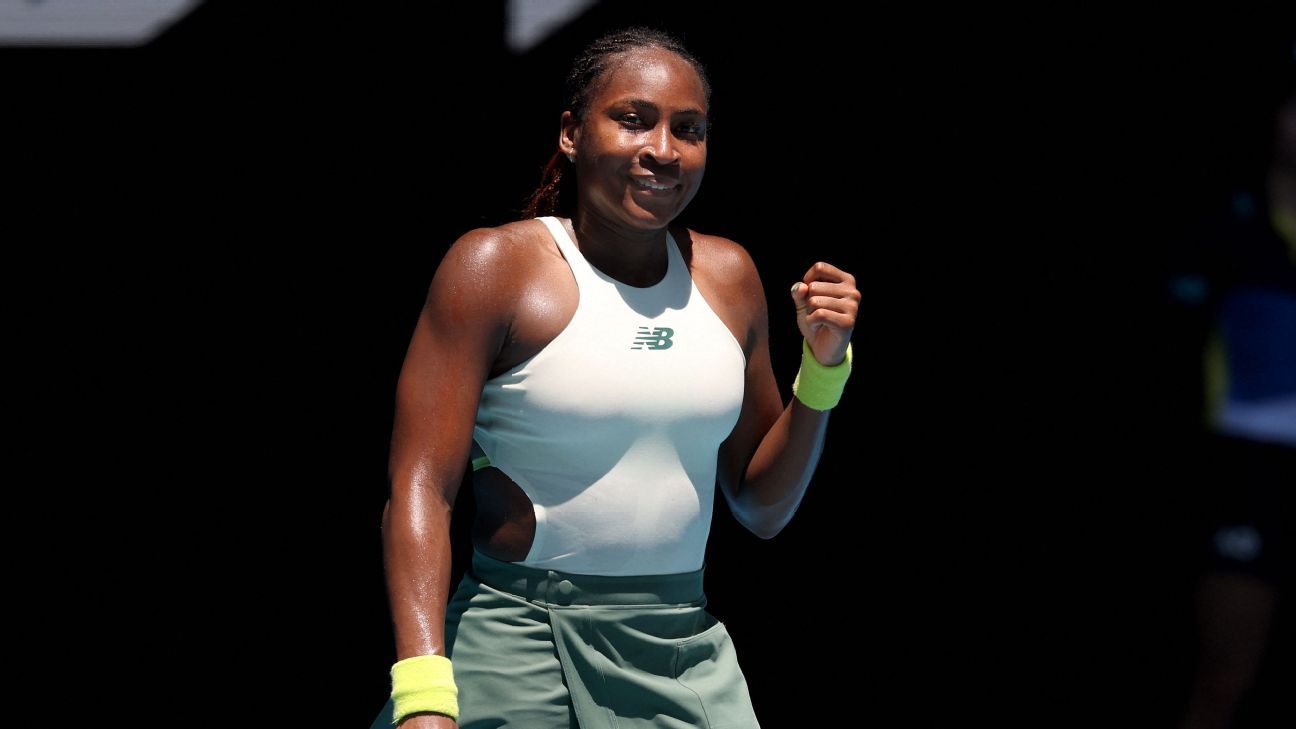 dynamicsTutor's tweet card. The 20-year-old said she is a Marvel fanatic, and wanted to bring a touch of superhero to her New Balance apparel for 2025's opening Slam.