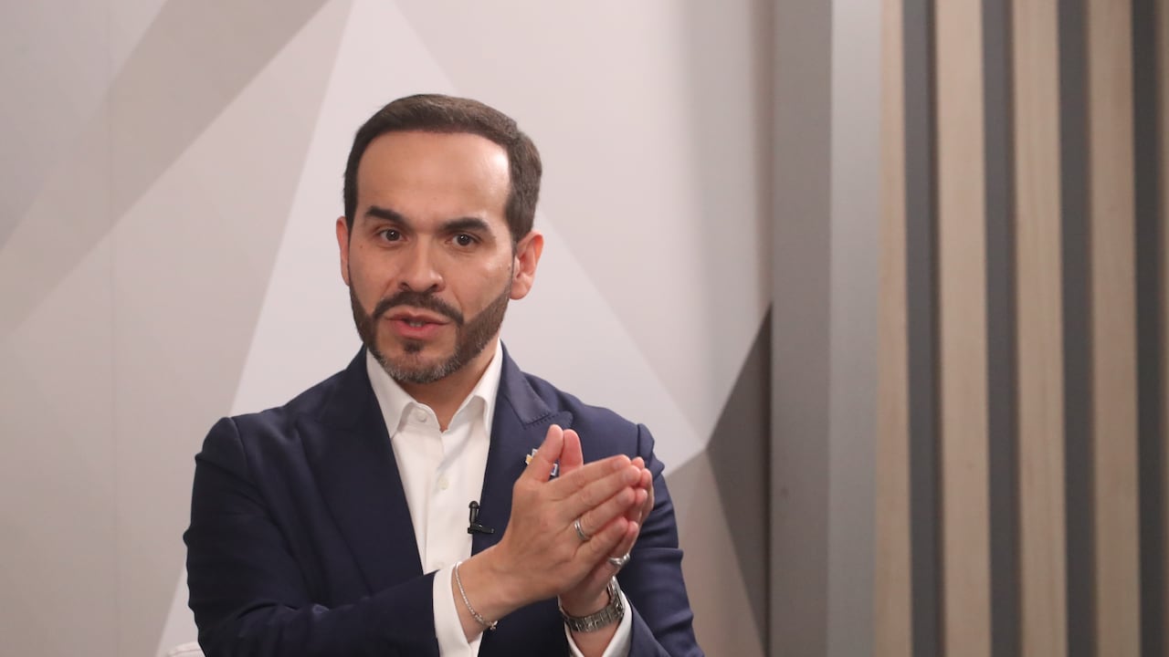 ABDELAESPRIELLA's tweet card. El precandidato a la Presidencia aseguró que el derecho a manifestarse tiene sus límites.