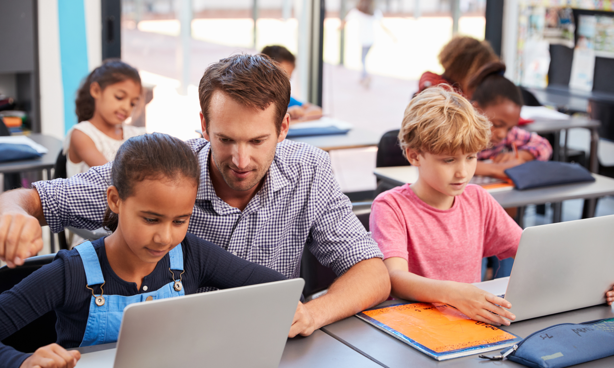 fastvue's tweet card. Discover actionable tips and tools for DSLs to ensure online safety and safeguarding in schools. Keep up with the latest KCSiE guidelines!