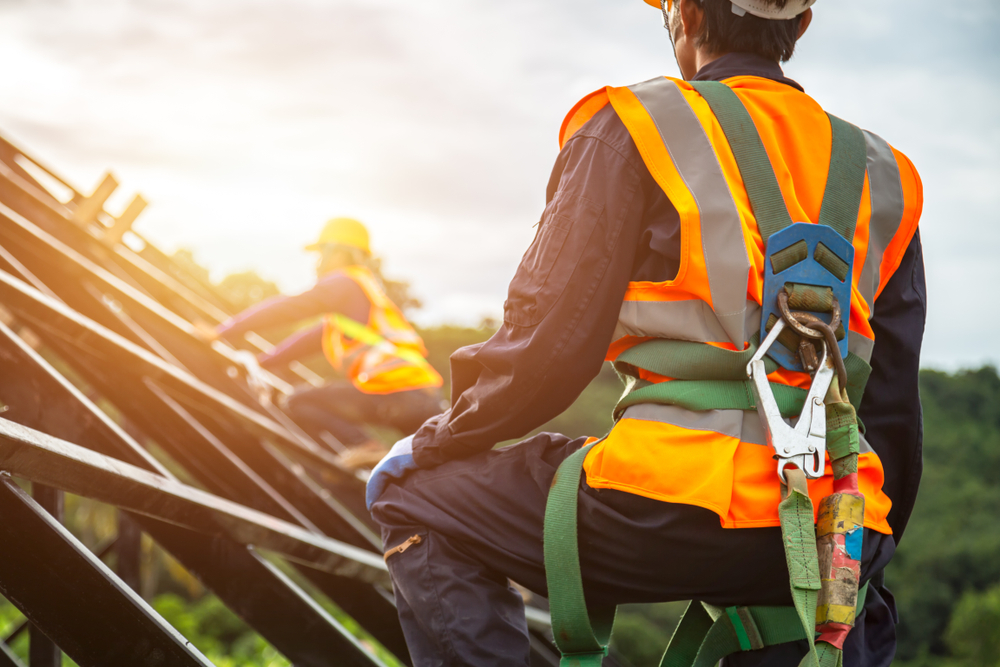 constr_coverage's tweet card. Researchers ranked all construction and extraction occupations according to the five-year percentage change in wages from 2019 to 2024.