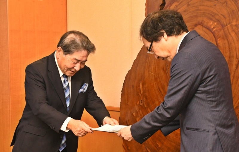 TJO_datasci's tweet card. 　島根県安来市広瀬町の月山富田城を生かしたまちづくりに取り組む地元団体や田中武夫市長らがこのほど、東京都渋谷区のＮＨＫで、同城を拠点に戦国時代に活躍した尼子氏のＮＨＫ大河ドラマ化を要望した。