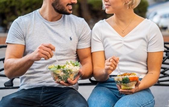 MartaRenovales's tweet card. La franquicia Lettus, especializada en comida rápida saludable, prevé varias aperturas este año y ofrece a emprendedores unas condiciones interesantes