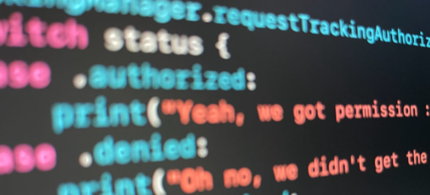teamcoder_'s tweet card. This article explains how to use the App Tracking Transparency APIs for user tracking on iOS.