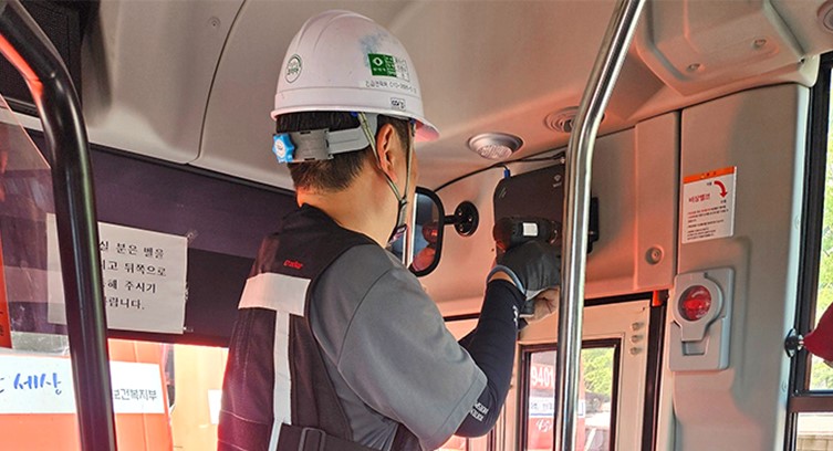 DynamicSpectrum's tweet card. SKT Pilots Wi-Fi 7 on City Buses, Achieving Over 1.5x Faster Download Speeds
