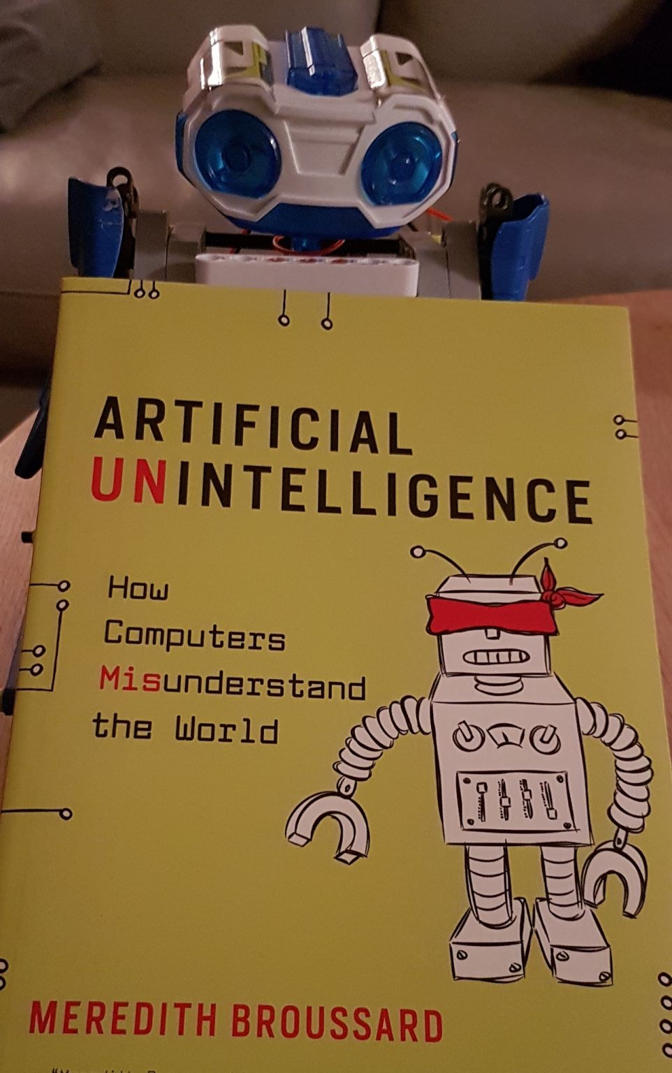 DataMiningBlog's tweet card. Artificial Unintelligence by Meredith Broussard is a gem! One of these rare #AI book accessible to a wide audience. From basics of computing to limits of machine learning, Meredith will tell you the...